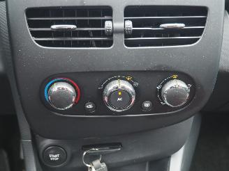Renault Clio 0.9 TCe Authentique picture 15