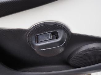 Peugeot 107 1.0 Active picture 21