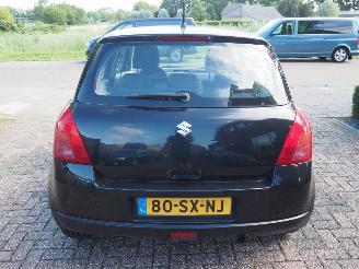 Suzuki Swift 1.3 Shogun picture 5