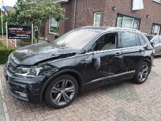 krockskadad bil auto Volkswagen Tiguan 2.0 Tdi R-Line Connected Serie 2016/10
