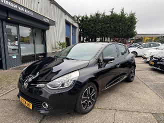 Auto incidentate Renault Clio 1.2 16V 54KW AIRCO 2013/2