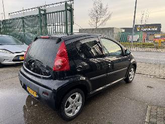 Peugeot 107 1.0 50KW AIRCO LEER 5-DEURS picture 4