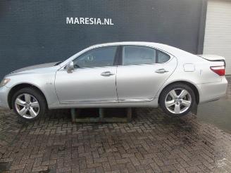 Coche siniestrado Lexus LS LS (F4), Sedan, 2006 / 2017 460 4.6 32V VVT-i 2007/2
