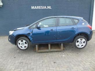 demontáž osobní automobily Opel Astra Astra J (PC6/PD6/PE6/PF6), Hatchback 5-drs, 2009 / 2015 1.6 16V Ecotec 2011/11