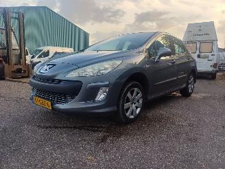 Peugeot 308 1.6 VTi XS picture 2