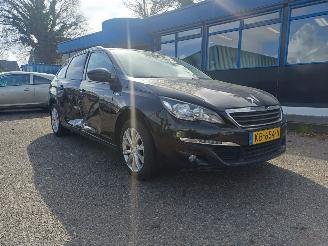 Damaged car Peugeot 308 1.2 PureTech Style 2016/7