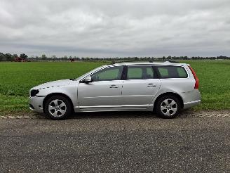 Volvo V-70  picture 2