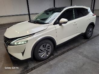 Schadeauto Nissan Qashqai 1.3 MHEV 103-KW 6-Bak Acenta Panoramadak 2021/11