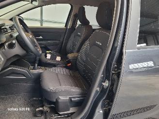 Dacia Duster 1.5 DCi 85-KW 6-Bak Journey 5drs 2-WD picture 15