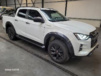 krockskadad bil bedrijf Isuzu D-Max 1.9d 120-KW Automaat 4-WD Dubbel-Cabine 2024/1