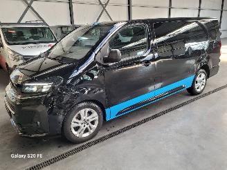 krockskadad bil bedrijf Opel Vivaro Lang 2.0 Diesel 130-KW Automaat Dubbel-Cabine 2024/11