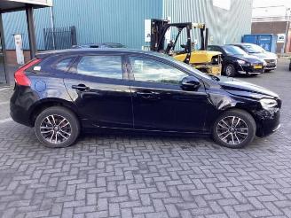 Volvo V-40 V40 (MV), Hatchback 5-drs, 2012 / 2019 1.5 T2 16V Geartronic picture 4
