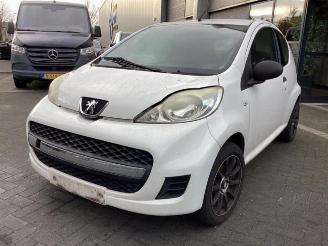 Peugeot 107 107, Hatchback, 2005 / 2014 1.0 12V picture 1