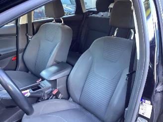 Ford Focus 1.0 Titanium picture 10