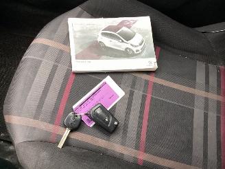 Peugeot 108  picture 16