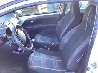Peugeot 108  picture 15