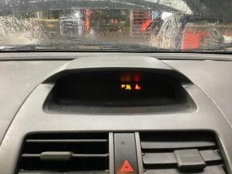 Chevrolet Spark Spark (M300), Hatchback, 2010 1.0 16V picture 13