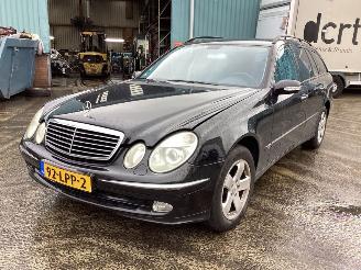 uszkodzony samochody osobowe Mercedes E-klasse 240 Avantgarde 2003/11