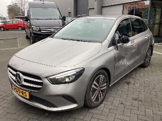 skadebil auto Mercedes B-klasse 180 Business Solution Luxury 2020/1