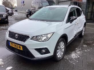 krockskadad bil auto Seat Arona 1.0 TSI Style Business Intense 2018/11