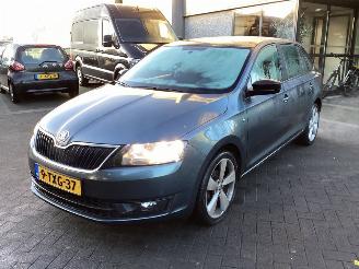 krockskadad bil auto Skoda Rapid 1.2 TSI Greentech Elegance Businessline Pro 2014/7
