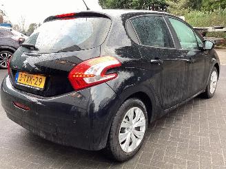 Peugeot 208 1.0 Vti picture 5