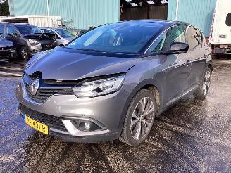 Vaurioauto  passenger cars Renault Mégane Scénic 1.2 TCe Intens 2017/6