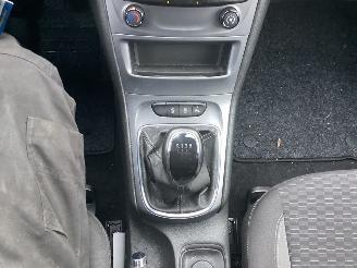 Opel Astra 1.2 Turbo Tourer picture 11