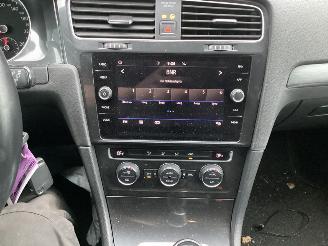 Volkswagen Golf 1.0 TSi picture 12