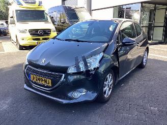 Avarii autoturisme Peugeot 208 1.2 Vtu Allure 2012/8