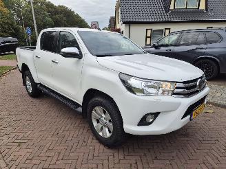 Toyota Hilux 2.4 D-4D -F DOUBLE CAB picture 2