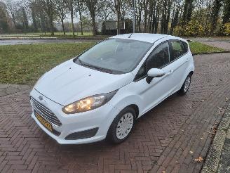 Vaurioauto  passenger cars Ford Fiesta 1.6 TDCI Lease Style 2014/2