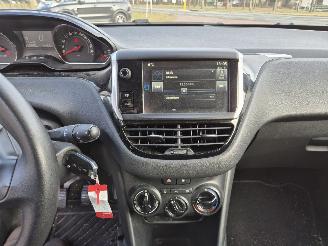 Peugeot 208 1.2 VTi Active picture 12