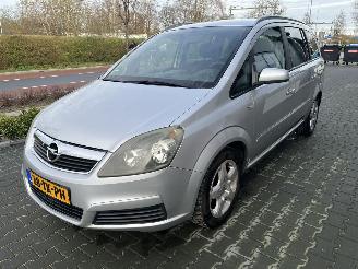 Unfallwagen Opel Zafira 1.8 Enjoy 2006/10
