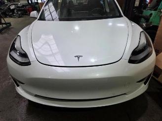 Vrakbiler auto Tesla Model 3 Model 3, Sedan, 2017 Long Range AWD 75 kWh 2019/12