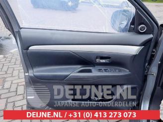 Mitsubishi Outlander Outlander (GF/GG), SUV, 2012 / 2022 2.0 16V PHEV 4x4 picture 10