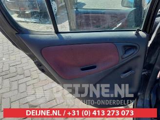 Toyota Yaris Yaris (P1), Hatchback, 1999 / 2005 1.3 16V VVT-i picture 11