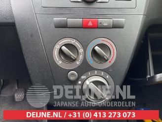 Daihatsu Cuore Cuore (L251/271/276), Hatchback, 2003 1.0 12V DVVT picture 11