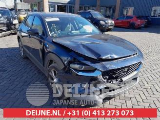 Vrakbiler auto Mazda CX-30 CX-30 (DM), SUV, 2019 2.0 e-SkyActiv-G 122 16V 2019/2