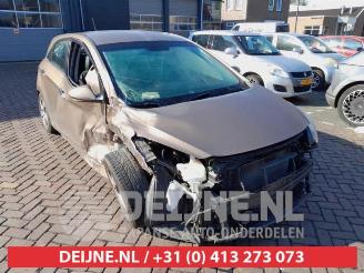 Auto da rottamare Hyundai I-30 i30 (GDHB5), Hatchback, 2011 1.6 GDI Blue 16V 2013/3