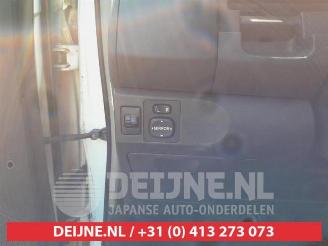 Toyota Yaris Yaris II (P9), Hatchback, 2005 / 2014 1.0 12V VVT-i picture 16