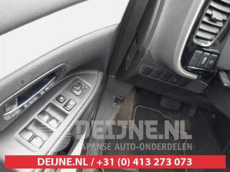 Mitsubishi Outlander Outlander (GF/GG), SUV, 2012 / 2022 2.0 16V PHEV 4x4 picture 12