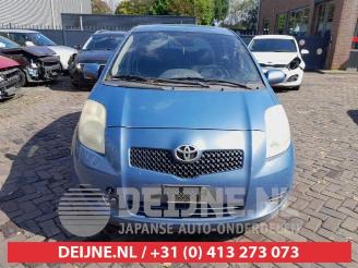 Toyota Yaris Yaris II (P9), Hatchback, 2005 / 2014 1.3 16V VVT-i picture 2