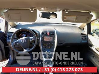 Toyota Auris Auris (E15), Hatchback, 2006 / 2012 1.8 16V HSD Full Hybrid picture 18