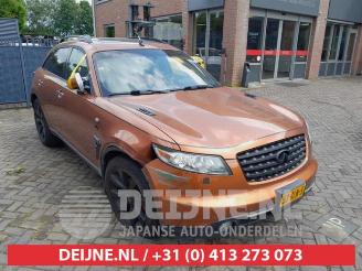 Vrakbiler auto Infiniti FX FX (S50), SUV, 2003 / 2008 45 4.5i 32V VVT AWD 2004/11