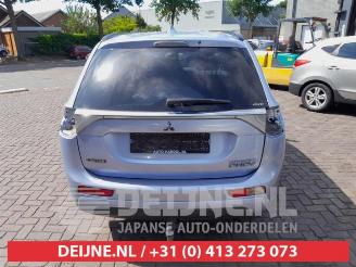 Mitsubishi Outlander Outlander (GF/GG), SUV, 2012 / 2022 2.0 16V PHEV 4x4 picture 6