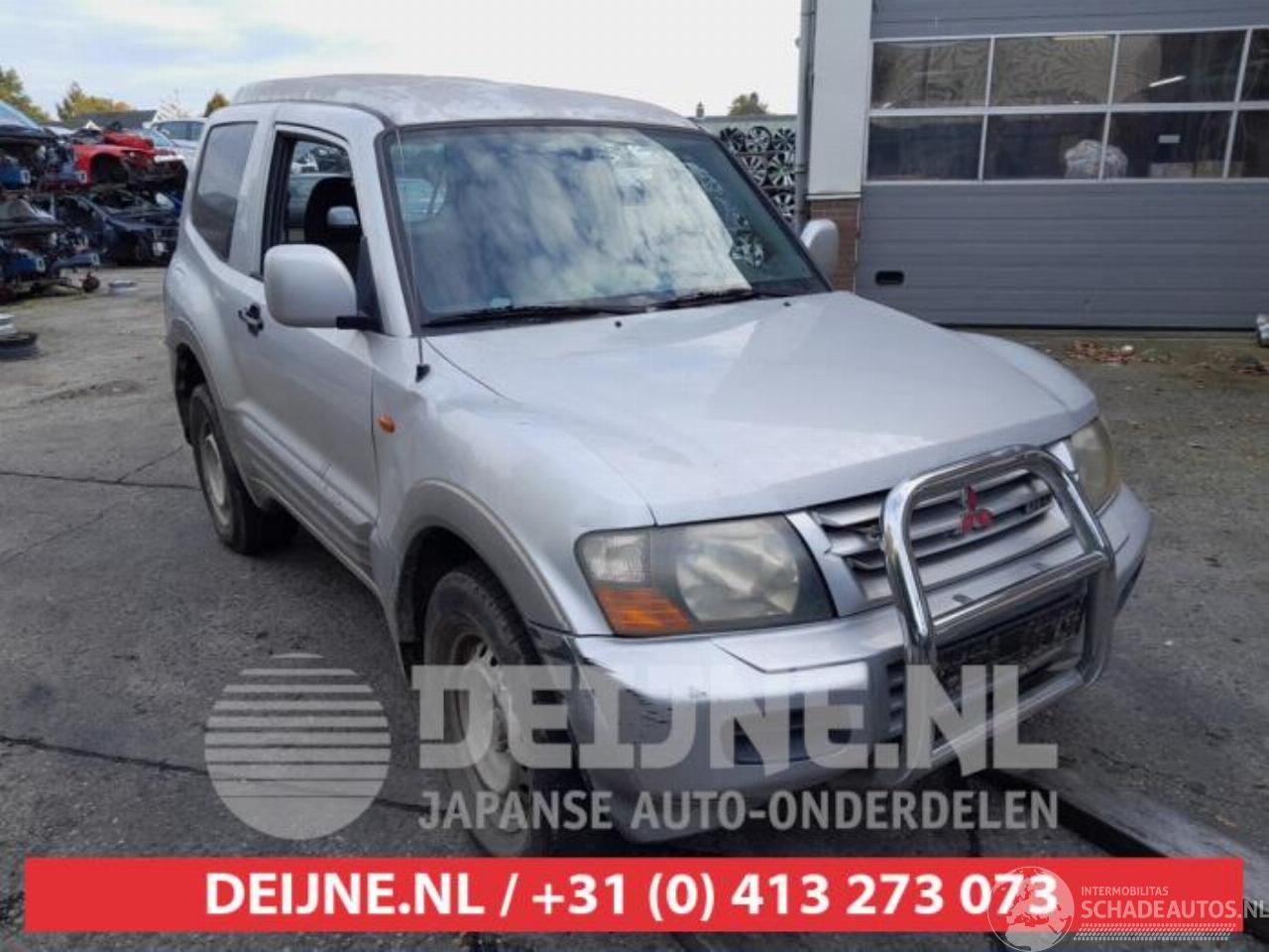 Mitsubishi Pajero Pajero Hardtop (V6/7), Terreinwagen, 2000 / 2006 3.2 DI-D 16V