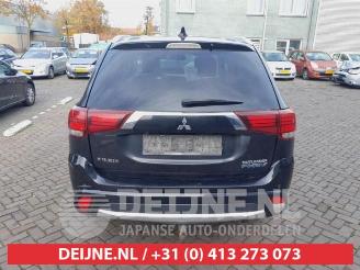 Mitsubishi Outlander Outlander (GF/GG), SUV, 2012 / 2022 2.0 16V PHEV 4x4 picture 6