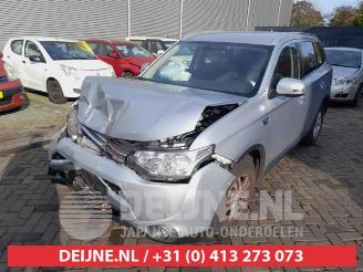 Mitsubishi Outlander Outlander (GF/GG), SUV, 2012 / 2022 2.0 16V PHEV 4x4 picture 3