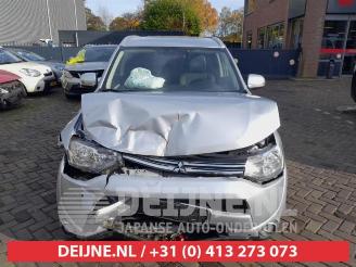 Mitsubishi Outlander Outlander (GF/GG), SUV, 2012 / 2022 2.0 16V PHEV 4x4 picture 2